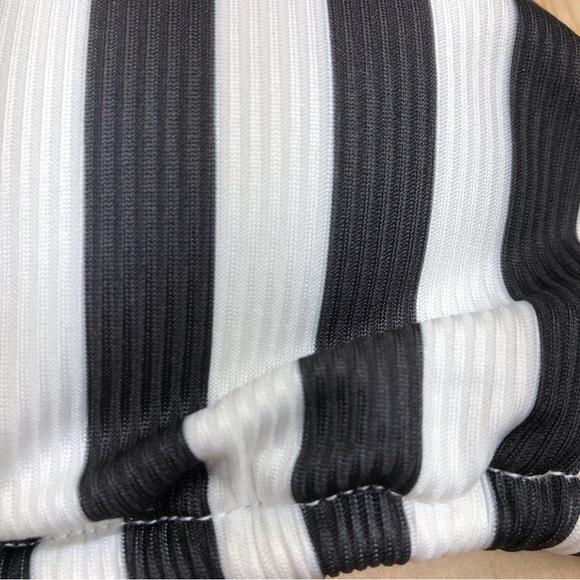 SHEIN bikini striped black and white with pads (can be removed) NEW small - Picture 8 of 9